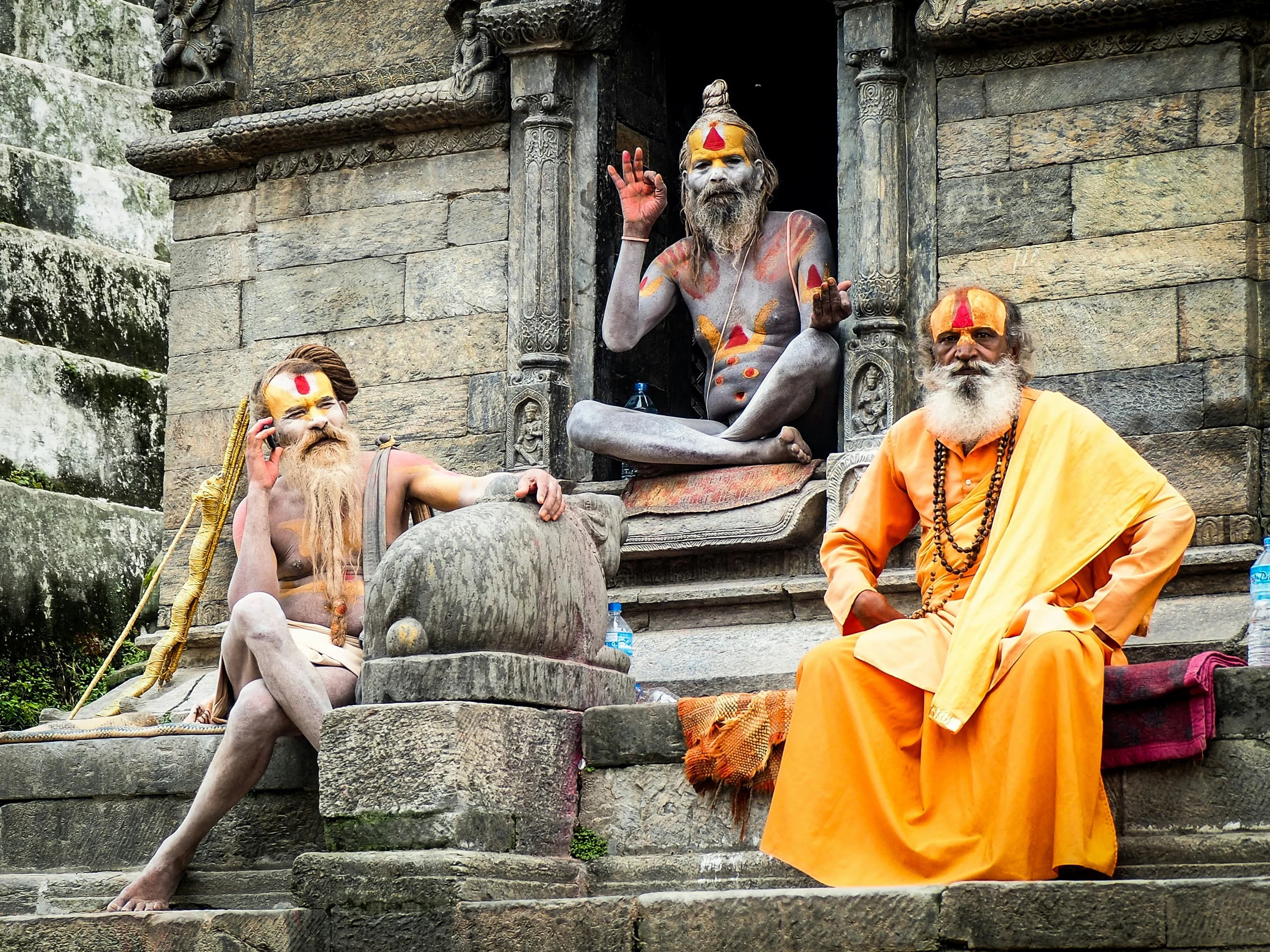/_next/static/media/sadhus.5e9ff311.webp